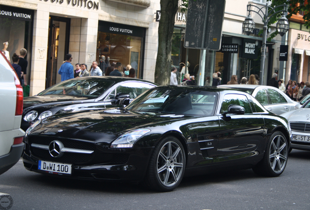 Mercedes-Benz SLS AMG