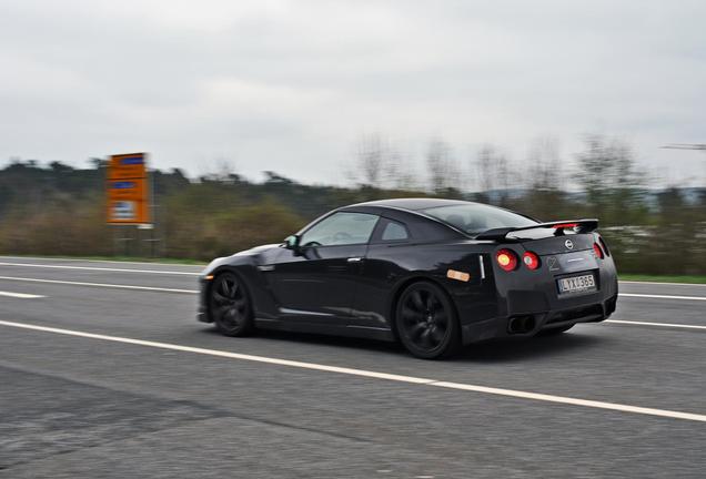 Nissan GT-R