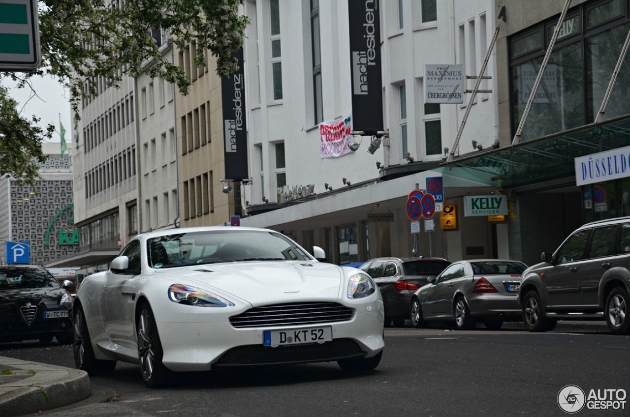 Aston Martin Virage 2011