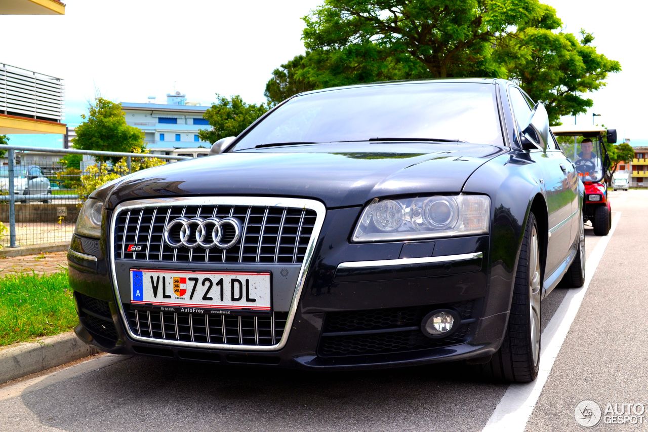 Audi S8 D3