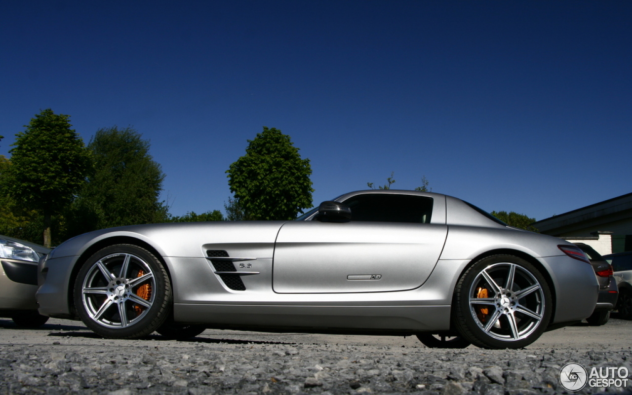 Mercedes-Benz SLS AMG