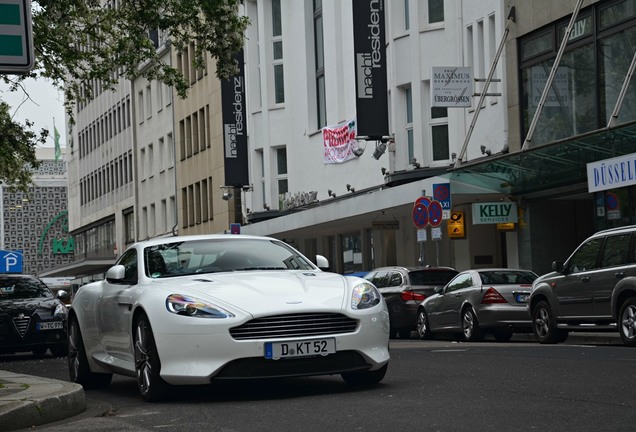 Aston Martin Virage 2011