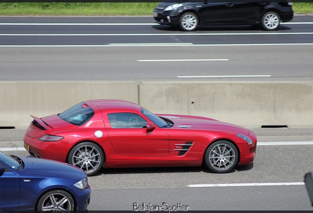 Mercedes-Benz SLS AMG