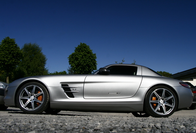 Mercedes-Benz SLS AMG