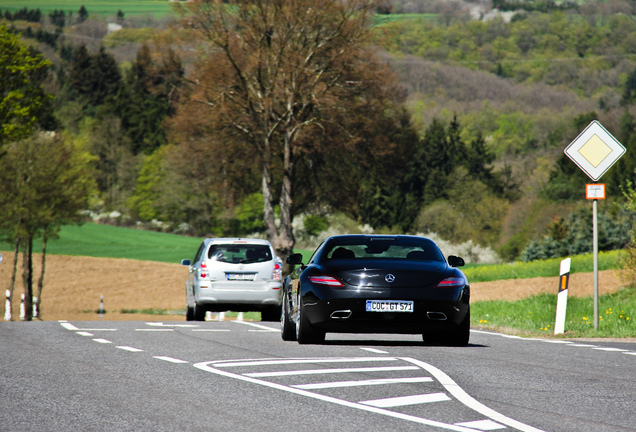 Mercedes-Benz SLS AMG