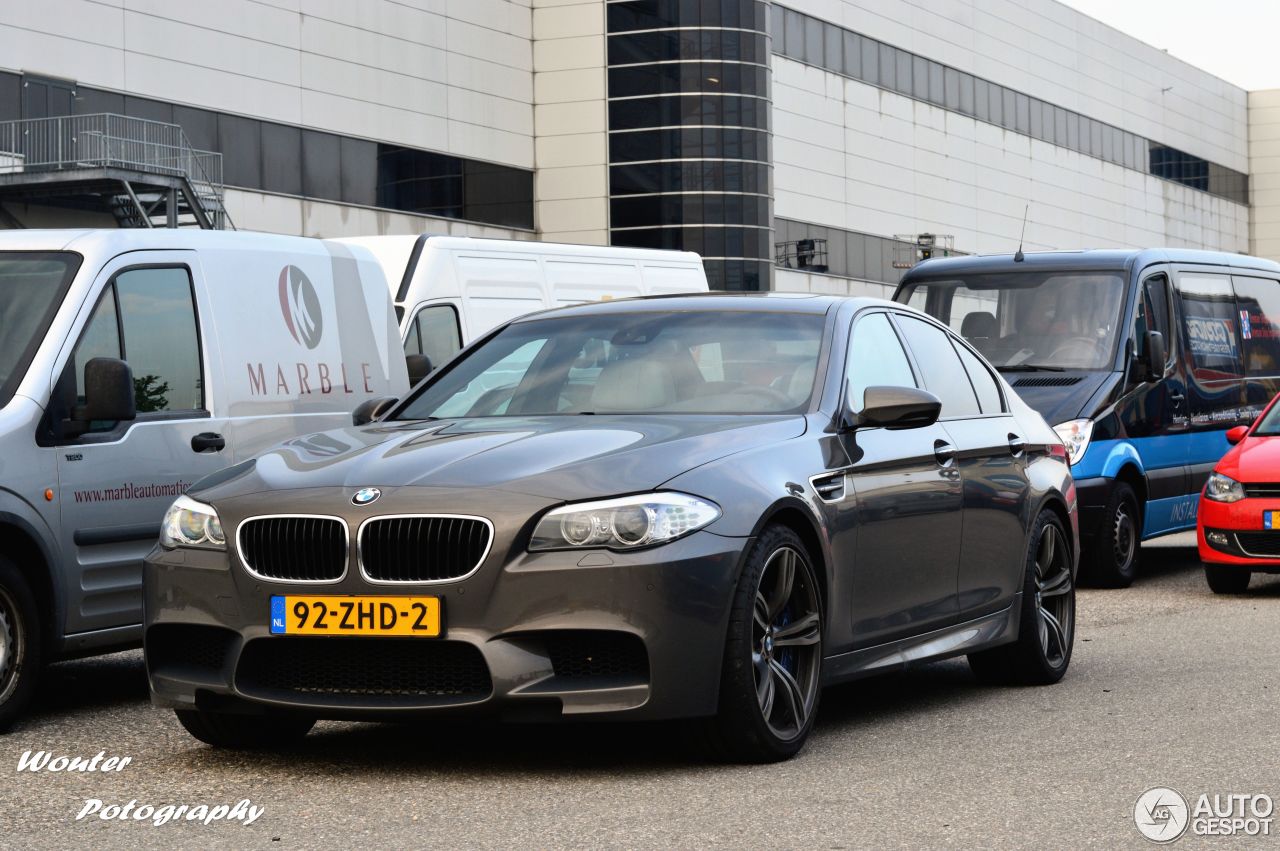 BMW M5 F10 2011