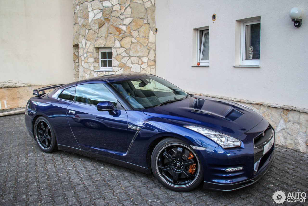 Nissan GT-R 2011