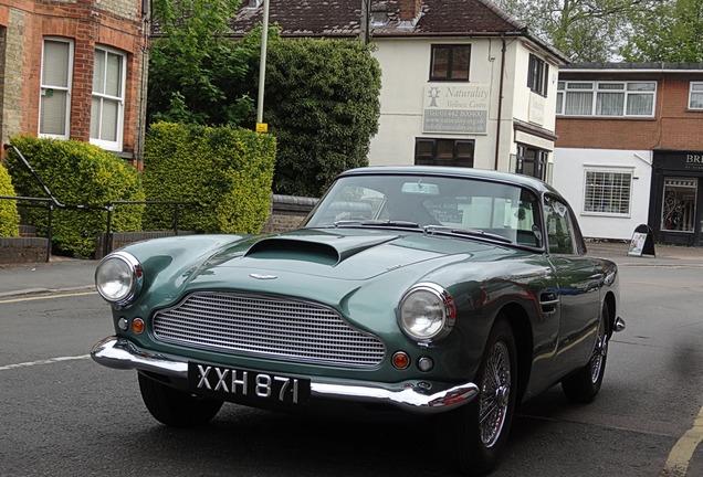 Aston Martin DB4