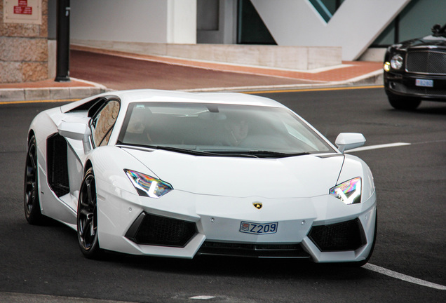 Lamborghini Aventador LP700-4