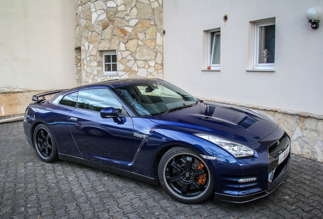 Nissan GT-R 2011