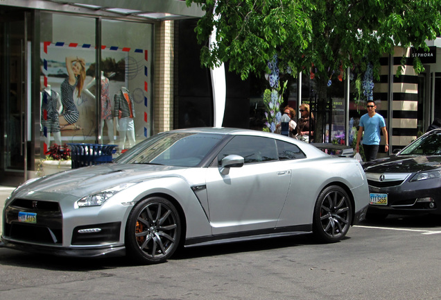 Nissan GT-R 2012