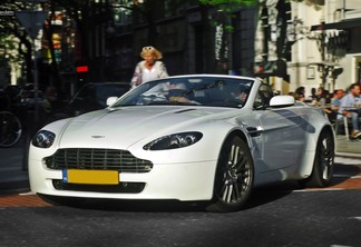 Aston Martin V8 Vantage Roadster