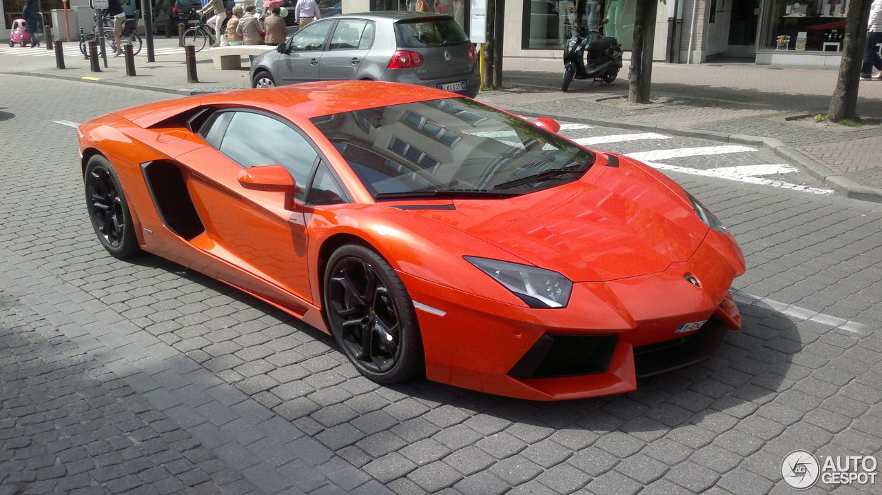 Lamborghini Aventador LP700-4