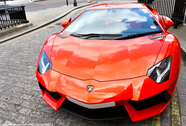 Lamborghini Aventador LP700-4