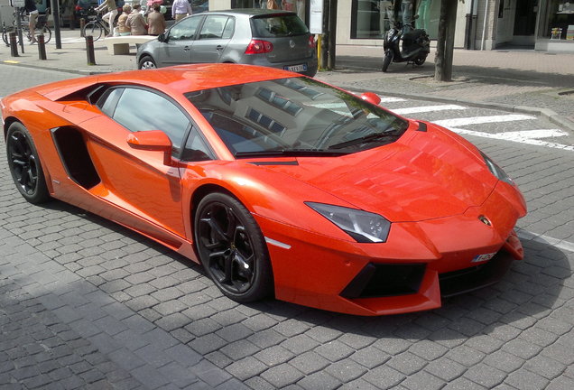 Lamborghini Aventador LP700-4