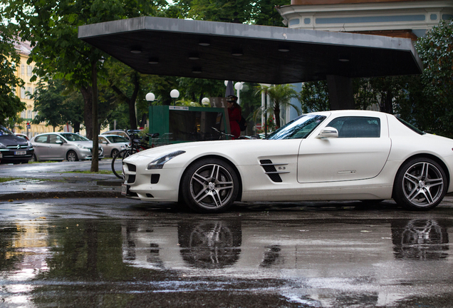 Mercedes-Benz SLS AMG