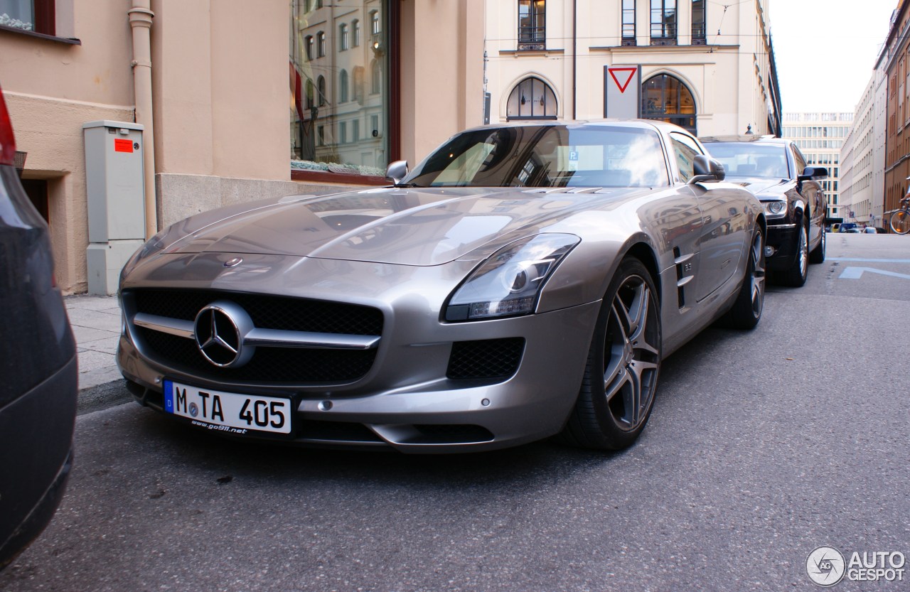 Mercedes-Benz SLS AMG