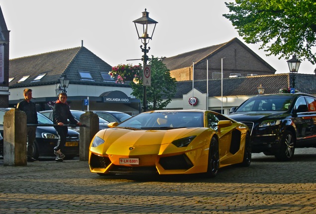 Lamborghini Aventador LP700-4