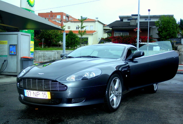 Aston Martin DB9