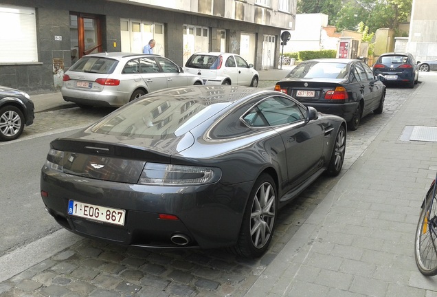 Aston Martin V8 Vantage 2012