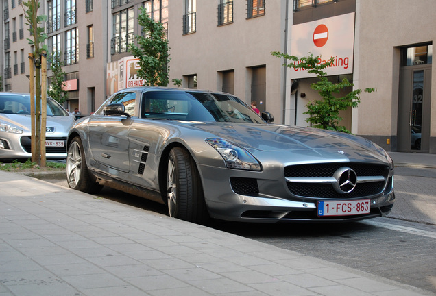 Mercedes-Benz SLS AMG