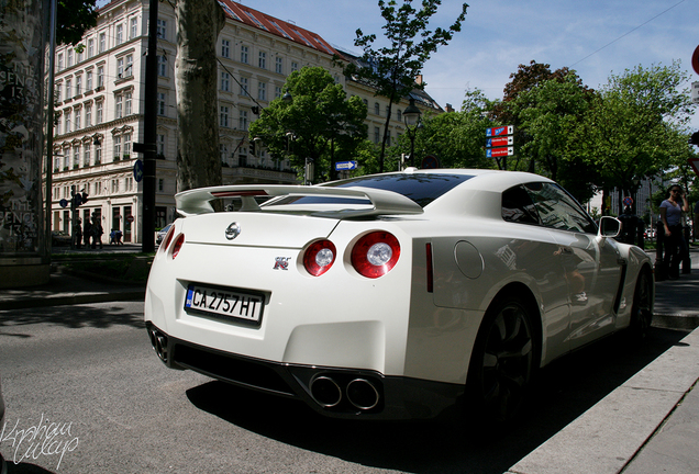 Nissan GT-R