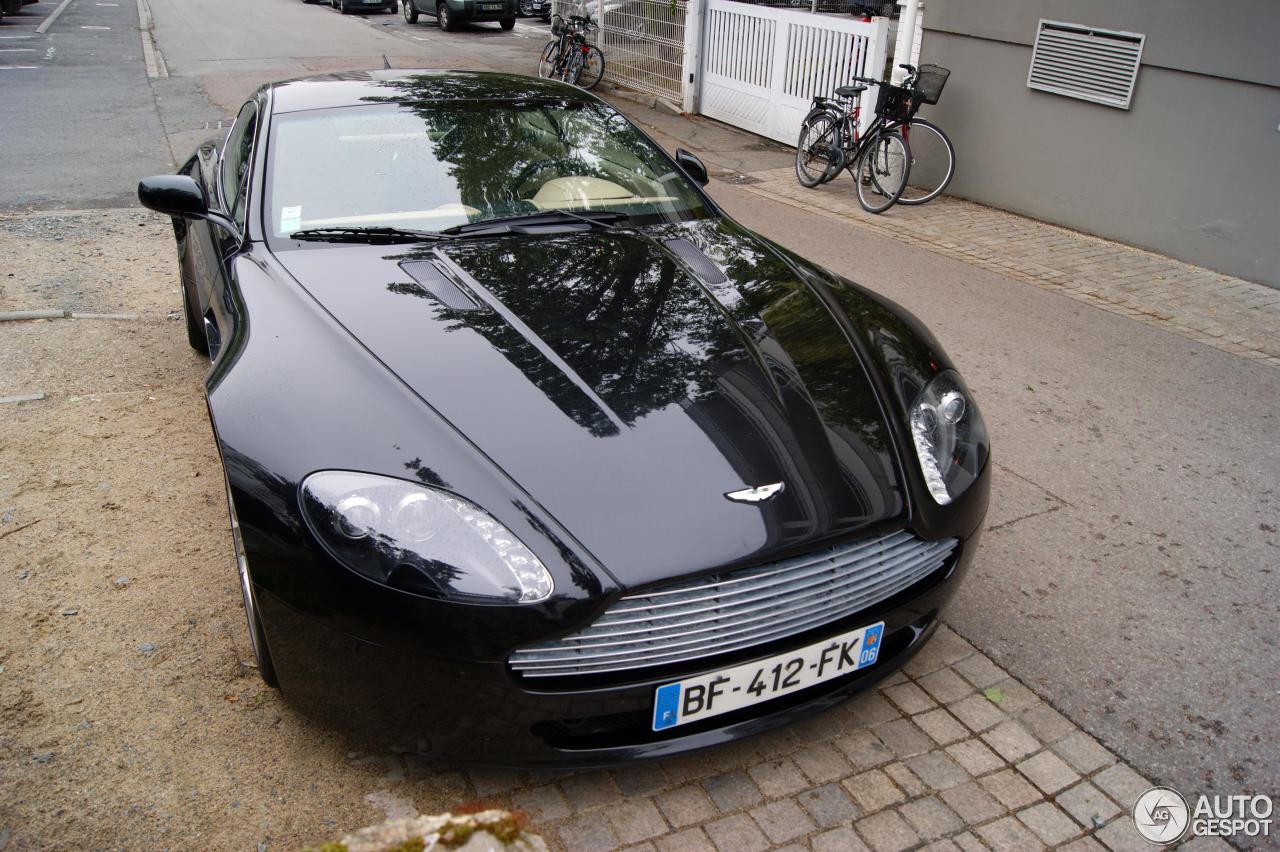 Aston Martin V8 Vantage