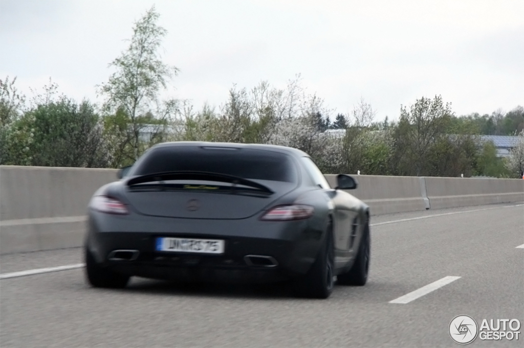 Mercedes-Benz SLS AMG