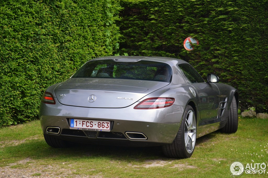 Mercedes-Benz SLS AMG