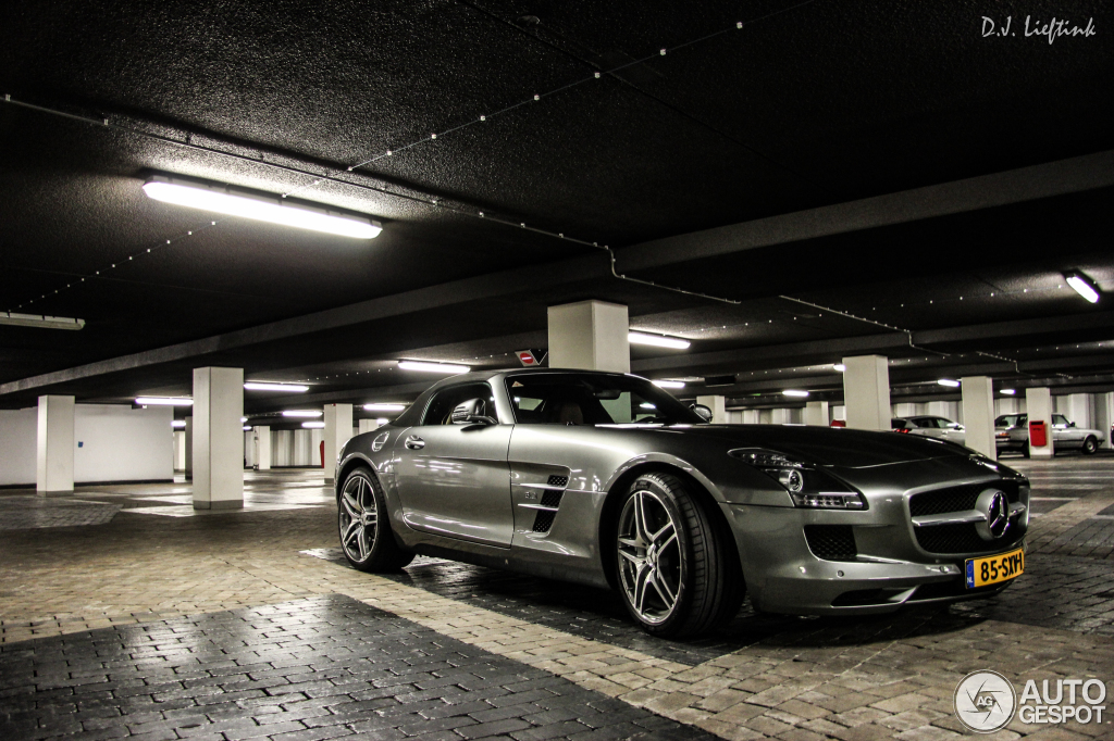 Mercedes-Benz SLS AMG Roadster