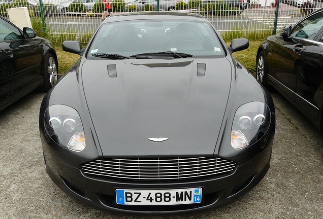 Aston Martin DB9