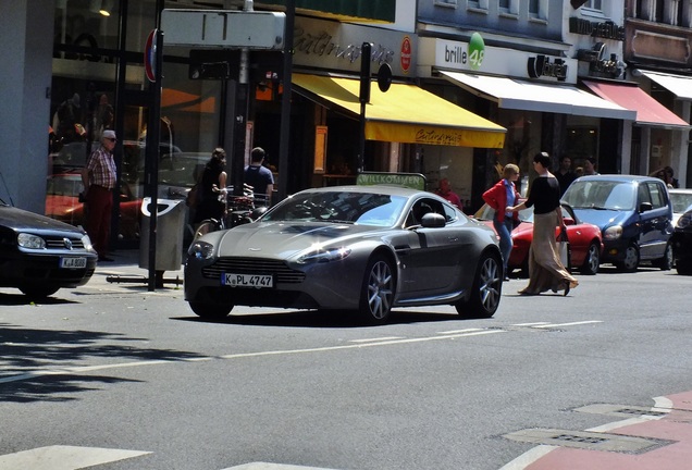 Aston Martin V8 Vantage 2012