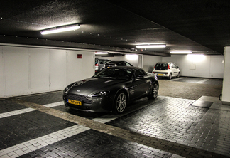 Aston Martin V8 Vantage Roadster