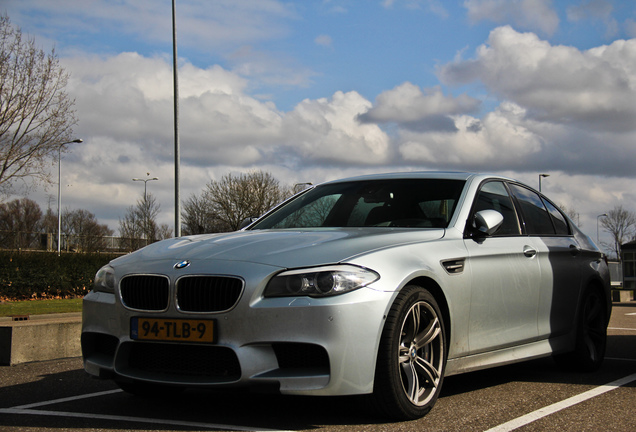 BMW M5 F10 2011