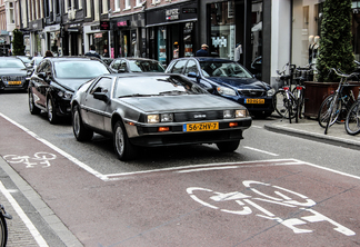 DeLorean DMC-12