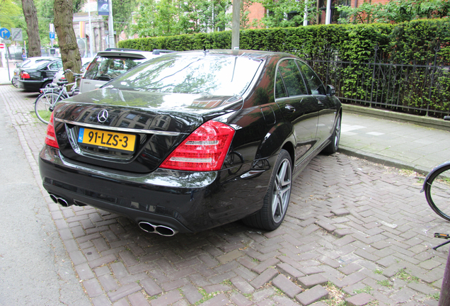 Mercedes-Benz S 65 AMG V221