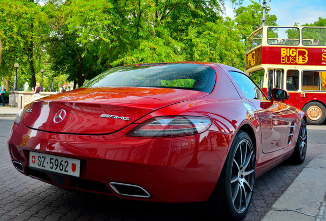 Mercedes-Benz SLS AMG