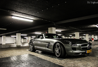 Mercedes-Benz SLS AMG Roadster