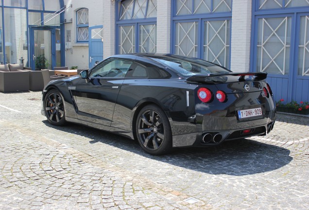 Nissan GT-R