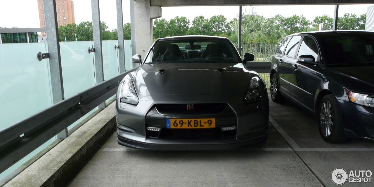 Nissan GT-R