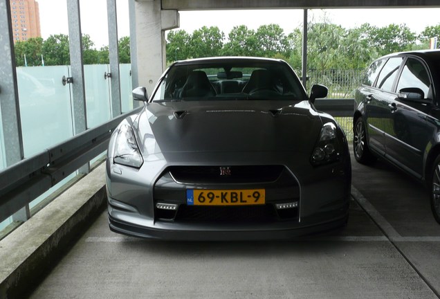 Nissan GT-R