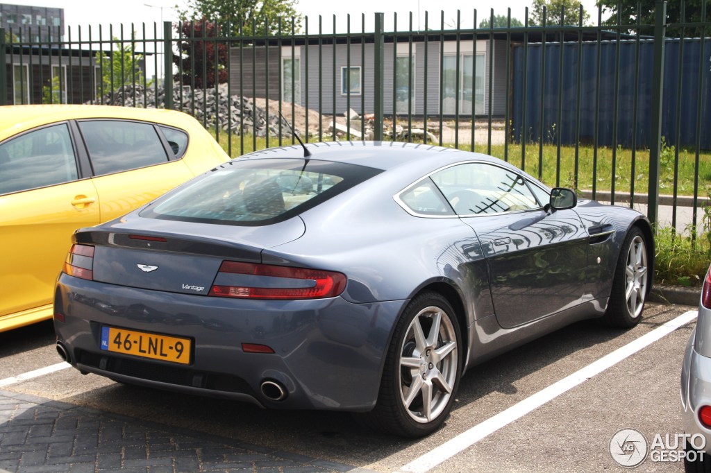 Aston Martin V8 Vantage