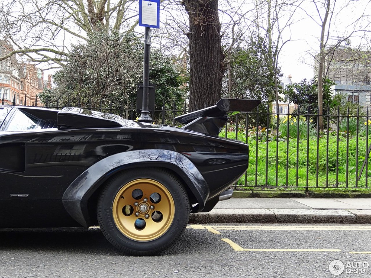 Lamborghini Countach LP400 S