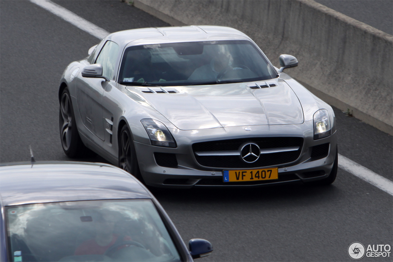 Mercedes-Benz SLS AMG