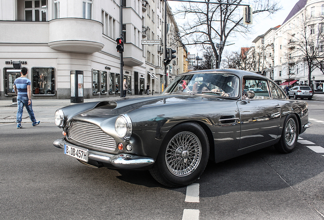 Aston Martin DB4