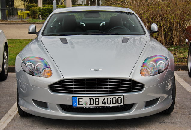 Aston Martin DB9