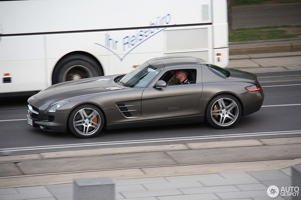 Mercedes-Benz SLS AMG