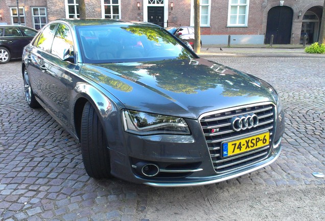 Audi S8 D4