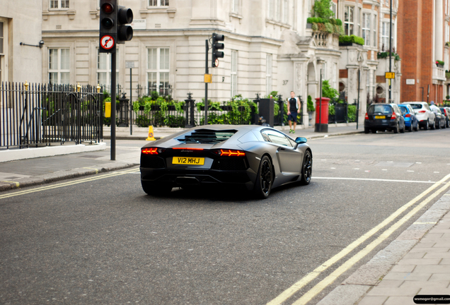 Lamborghini Aventador LP700-4