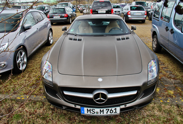 Mercedes-Benz SLS AMG